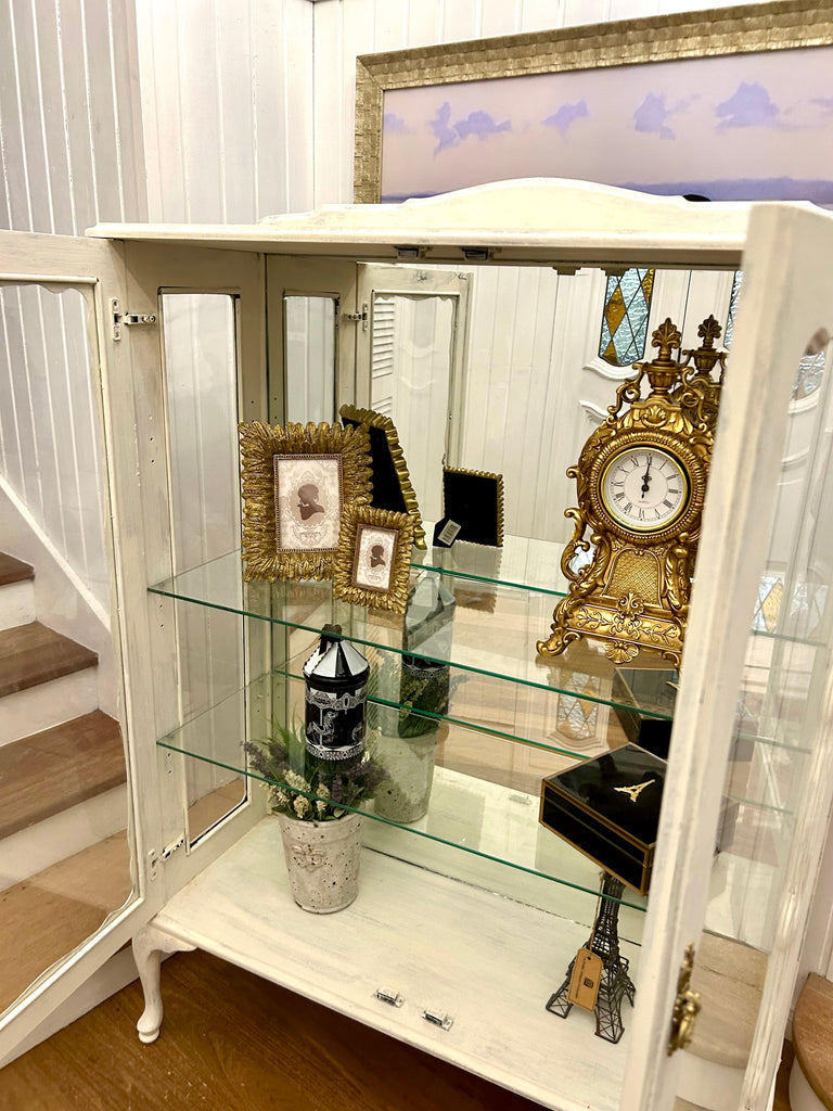 Vintage Queen Anne Display Cabinet